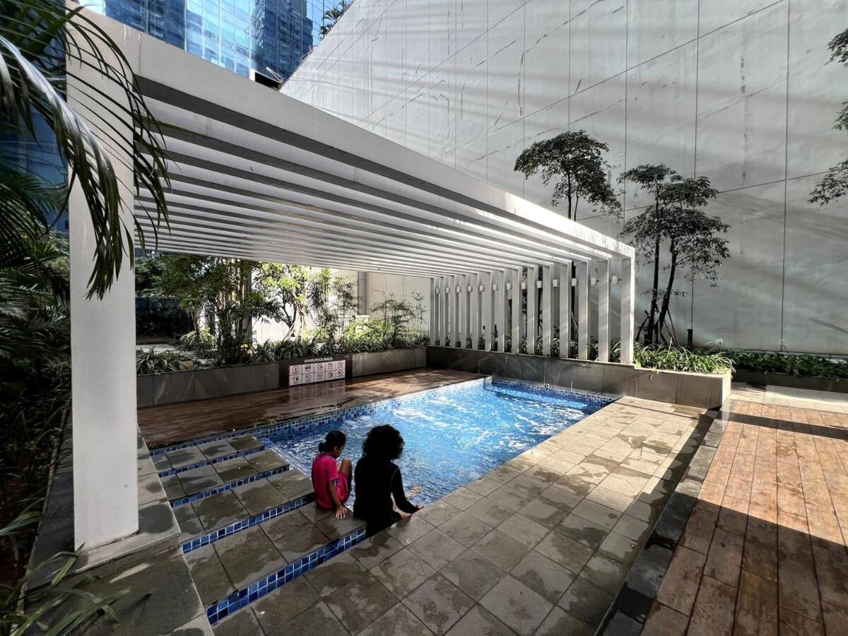 Apartemen Luxury 3 Bed Casa Grande Mall Kota Kasablanka By Travelibu *
