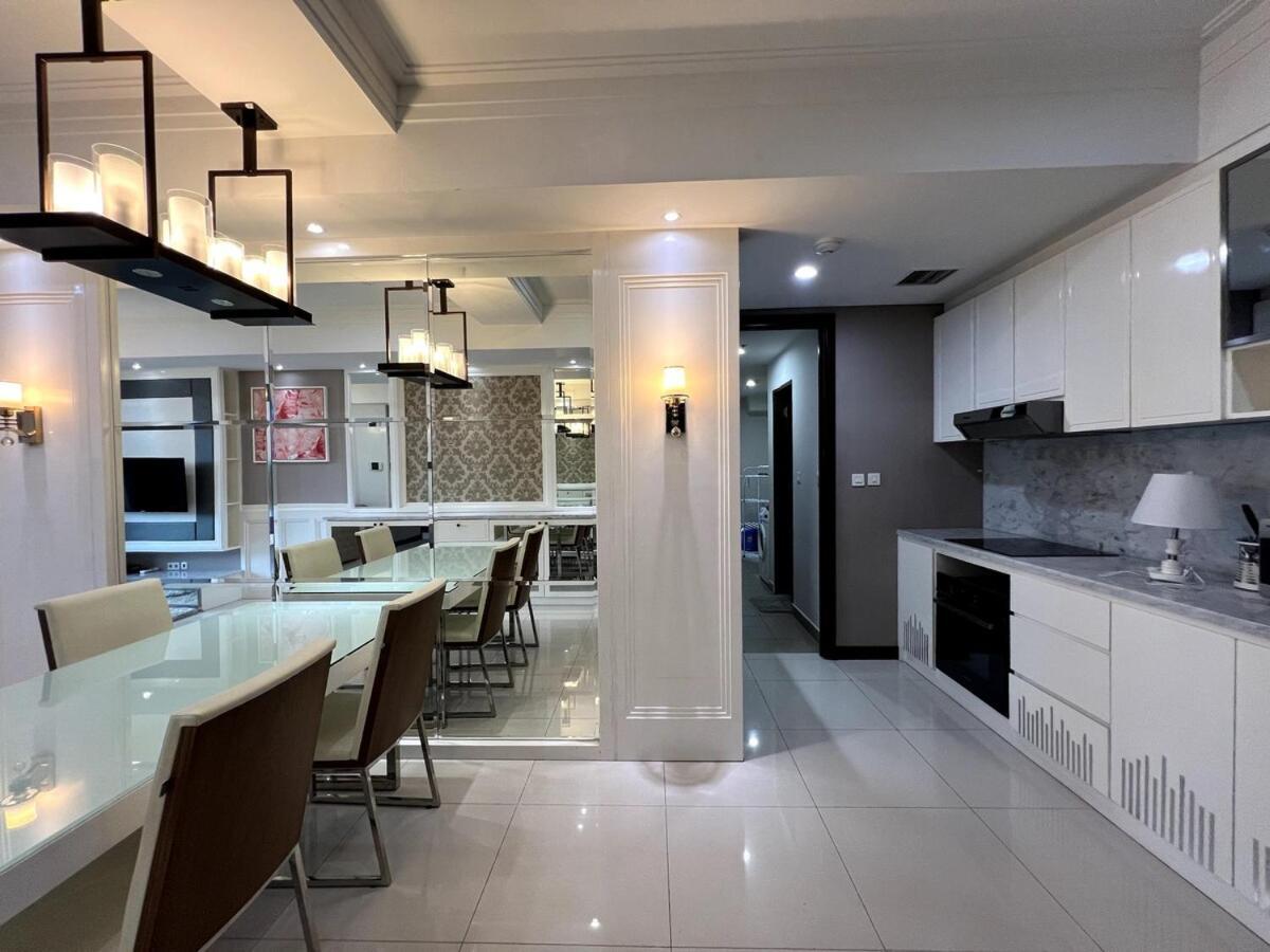 Apartemen Luxury 3 Bed Casa Grande Mall Kota Kasablanka By Travelibu *